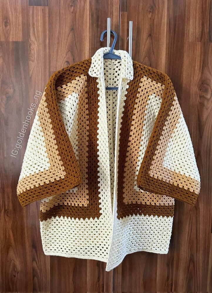 Kimono en crochet aux tons terracotta