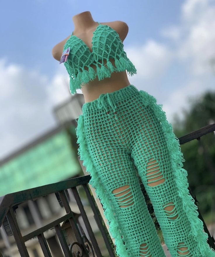 Ensemble brassière et pantalon en crochet frangé menthe